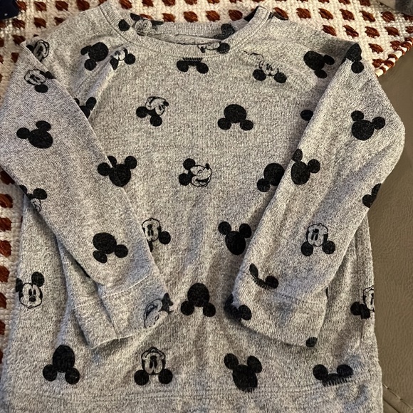 Toddler Boy Size 2T, 6 piece Lot - Picture 5 of 6